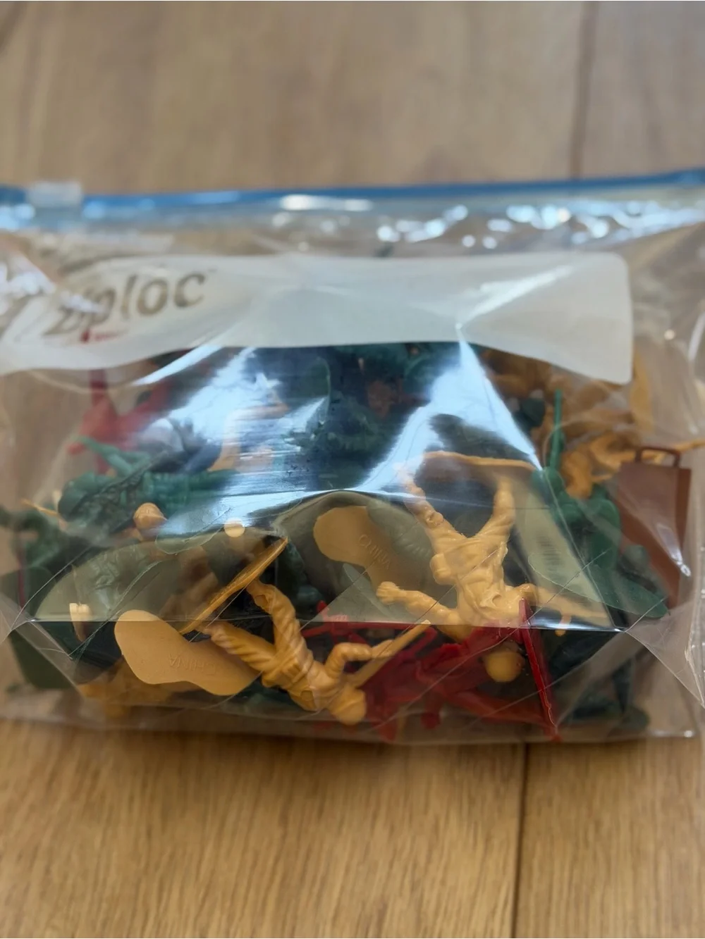 Classic Plastic Army Men Toy Set - Green & Yellow Figures